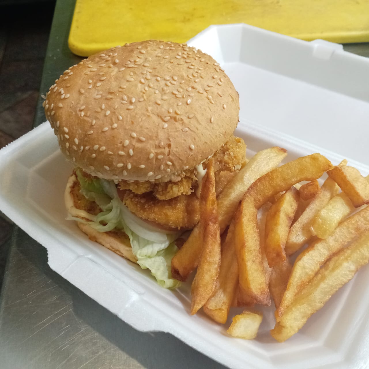 Hamburger & Chips (100g)