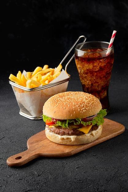 Hamburger & Chips + Drink